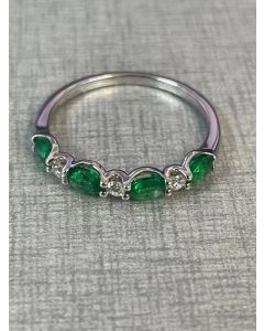Oval Emerald Ring