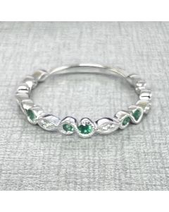 Milgrain Emerald & Diamond Band